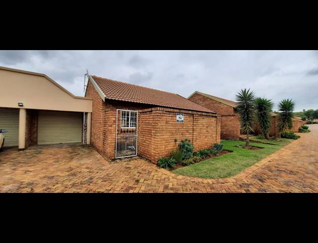 2 BEDROOM TOWNHOUSE FOR SALE IN ELARDUSPARK
